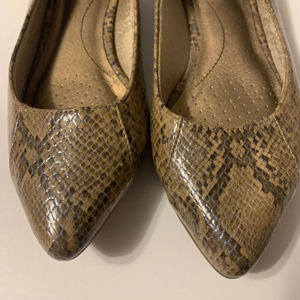 Lifestride‎ Faux Snakeskin Flats Women's Size 7.5